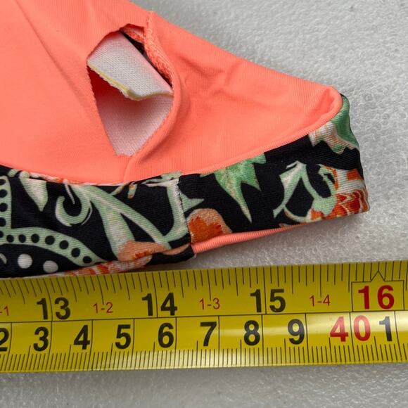 Becca Black & Pink Floral Swimwear Bikini Top Size Medium M NWT - Picture 5 of 5